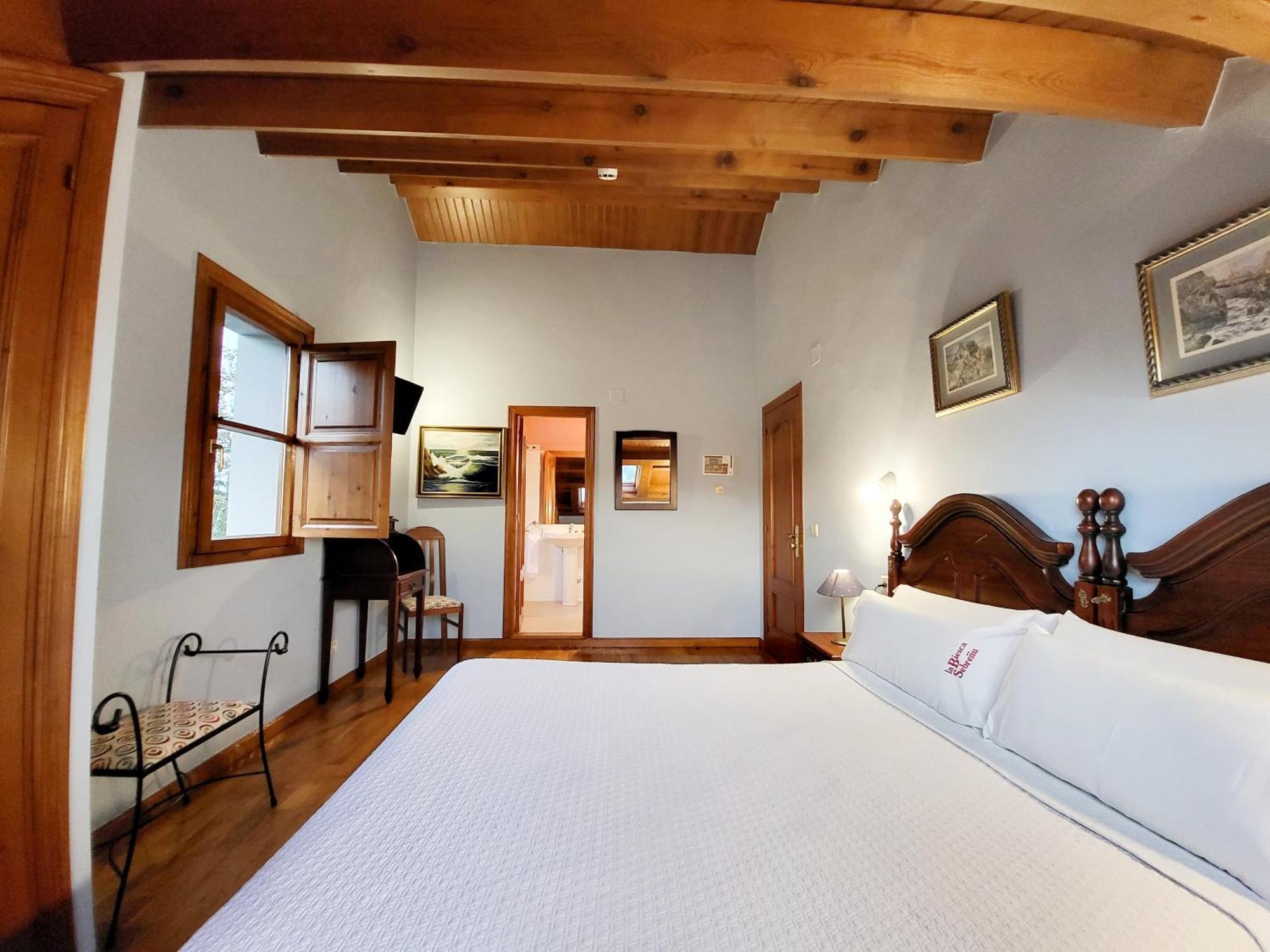 La Biesca Sebrenu Hotell Ribadesella Exteriör bild